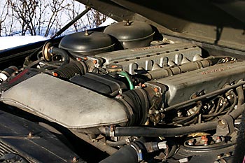Двигатель Lamborghini LM002 