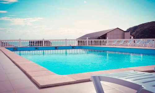 Почему для отдыха лучше выбирать отель с бассейном?
